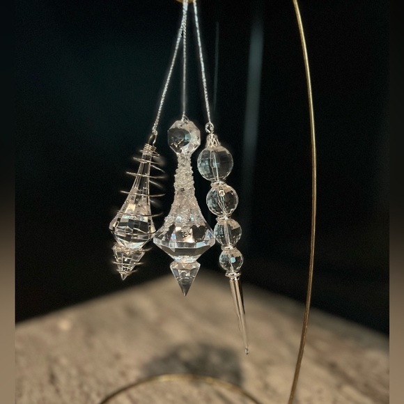 Avon Dazzling Drop Christmas (icicle) Ornaments (3pc set) - Picture 1 of 8